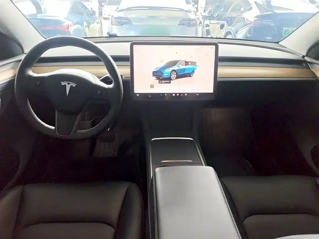 Tesla Model Y — фото 4