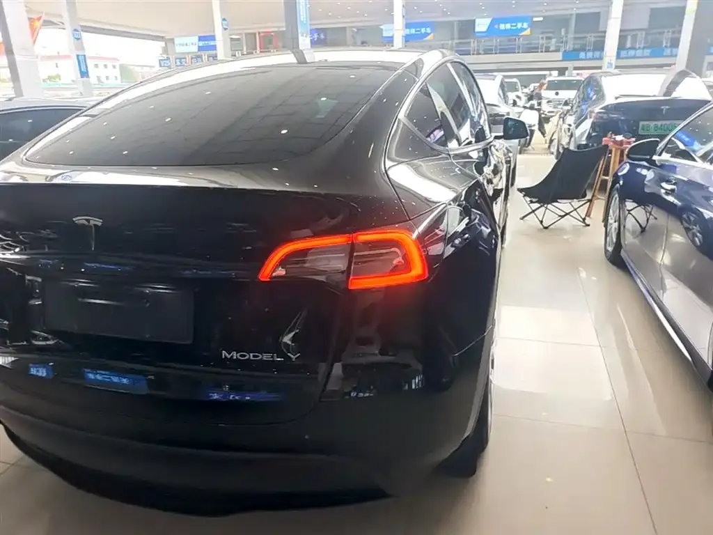 Tesla Model Y — фото 5