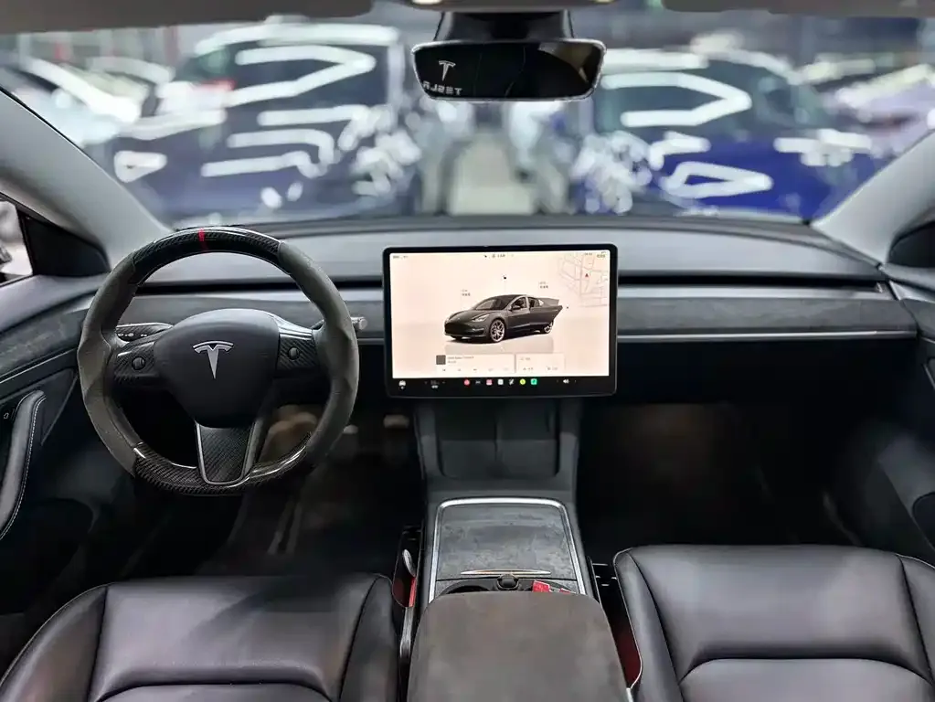 Tesla Model 3 — фото 4