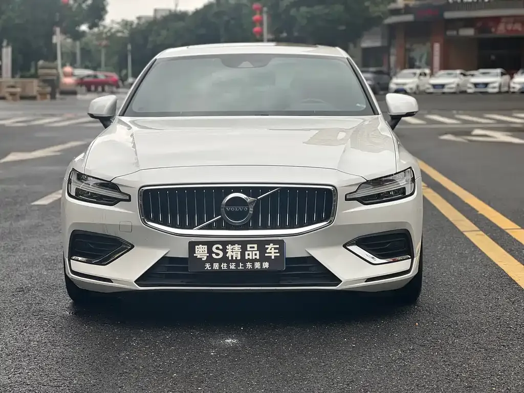 Volvo S60 — фото 4