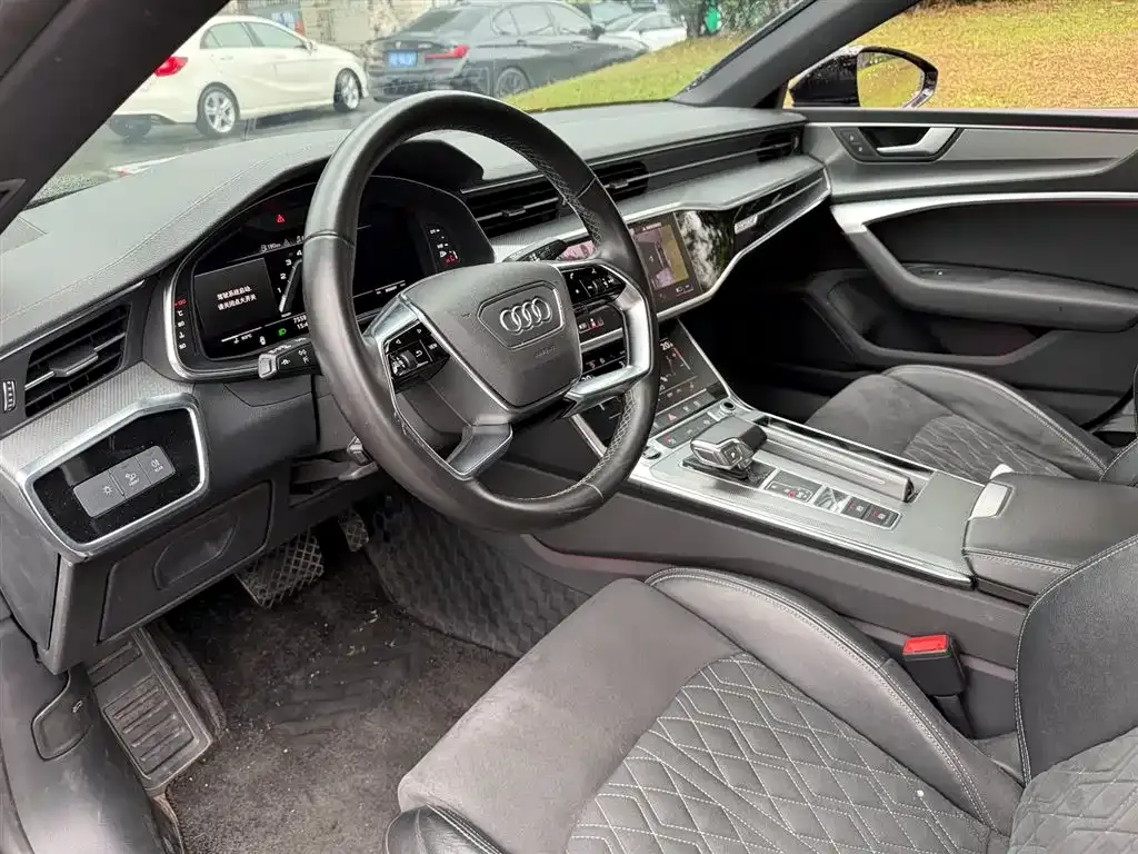 Audi A7L 2022 из CN, фото 2
