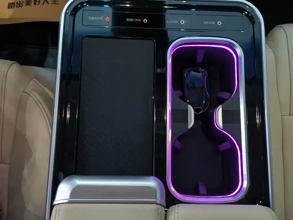 Buick GL8 — фото 2