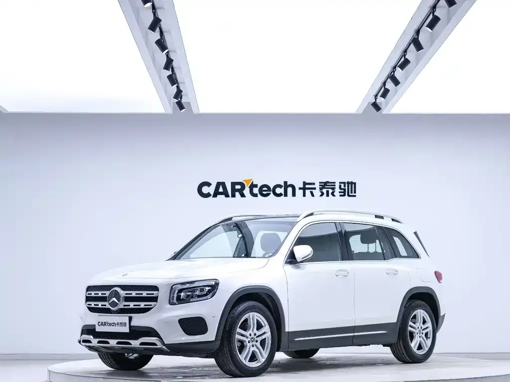 Mercedes-Benz GLB — фото 1