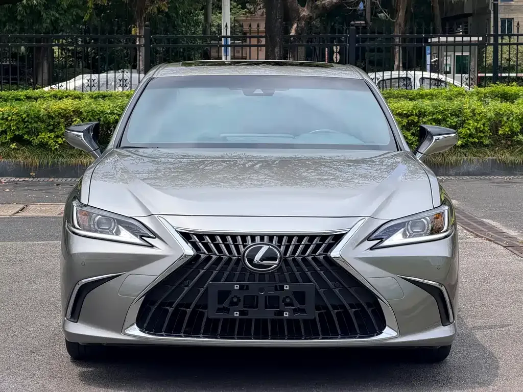 Lexus ES — фото 6