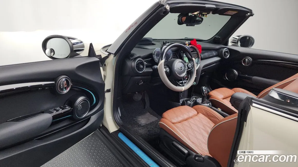 Mini Cooper Convertible 2021 из KR, фото 8