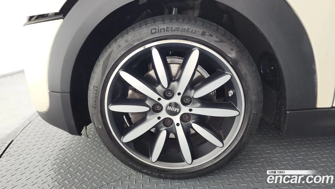 Mini Cooper Convertible 2021 из KR, фото 7