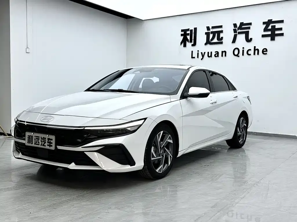 Hyundai Elantra — фото 2