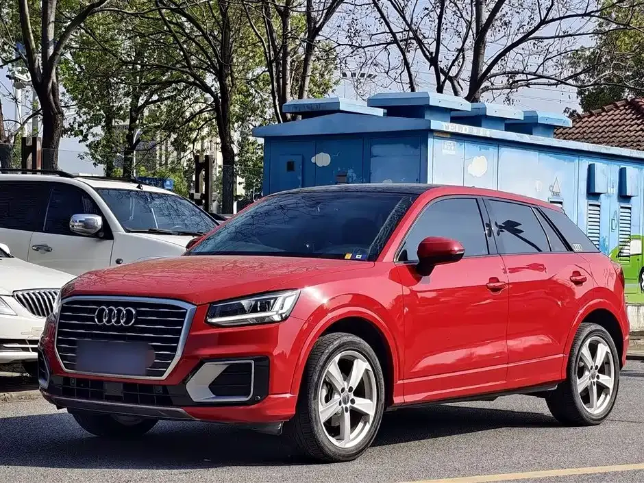 Audi Q2L — фото 10