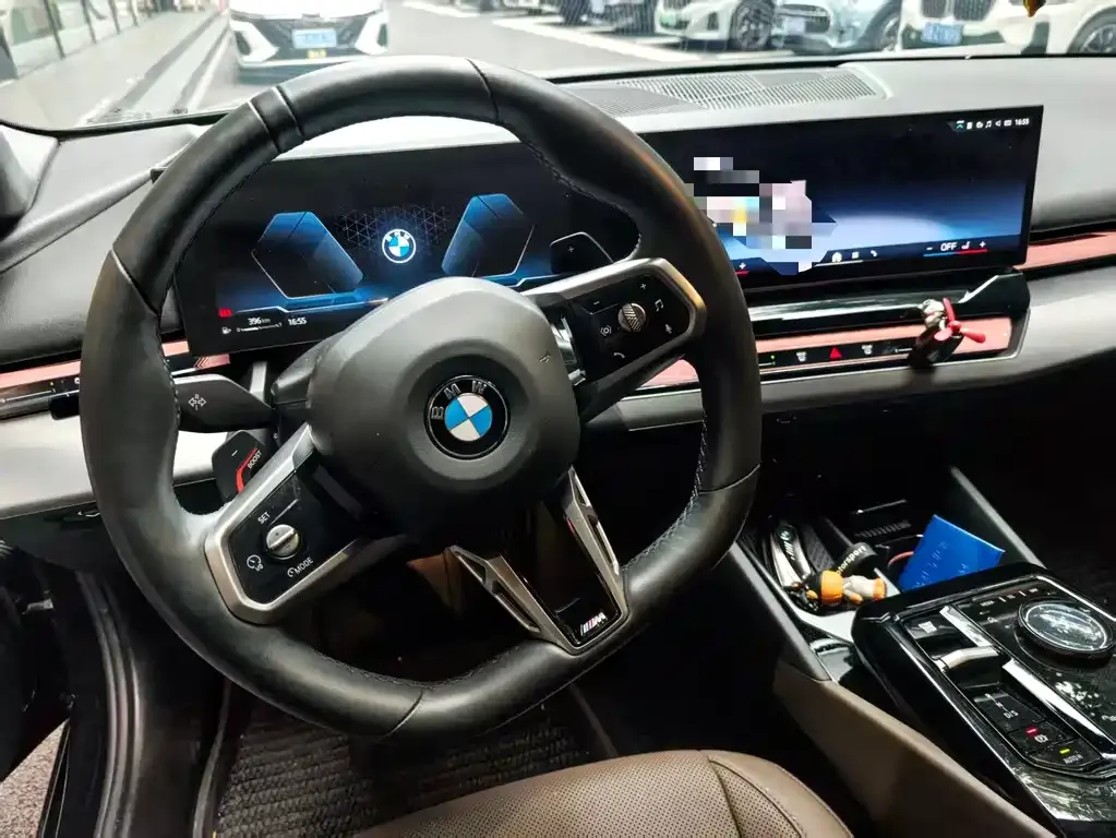 BMW 5 Series 2024 из CN, фото 2