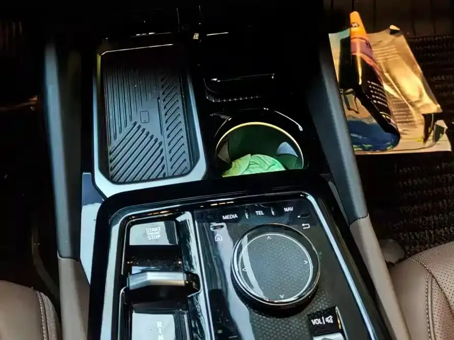 BMW 5 Series 2024 из CN, фото 4