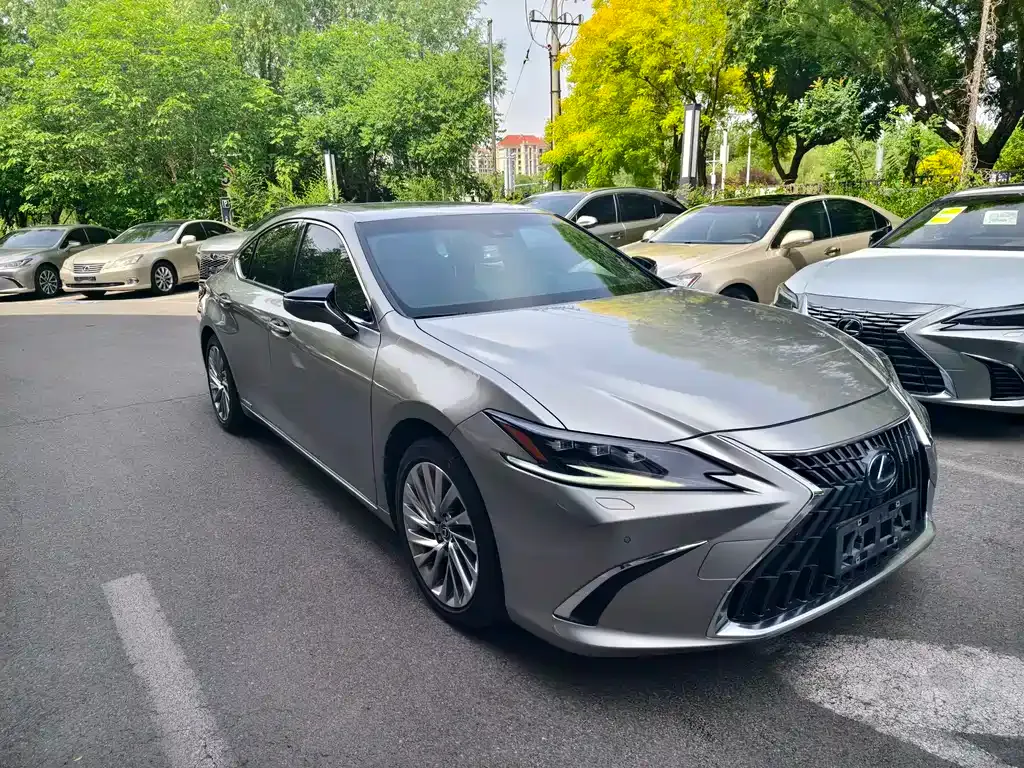 Lexus ES — фото 9