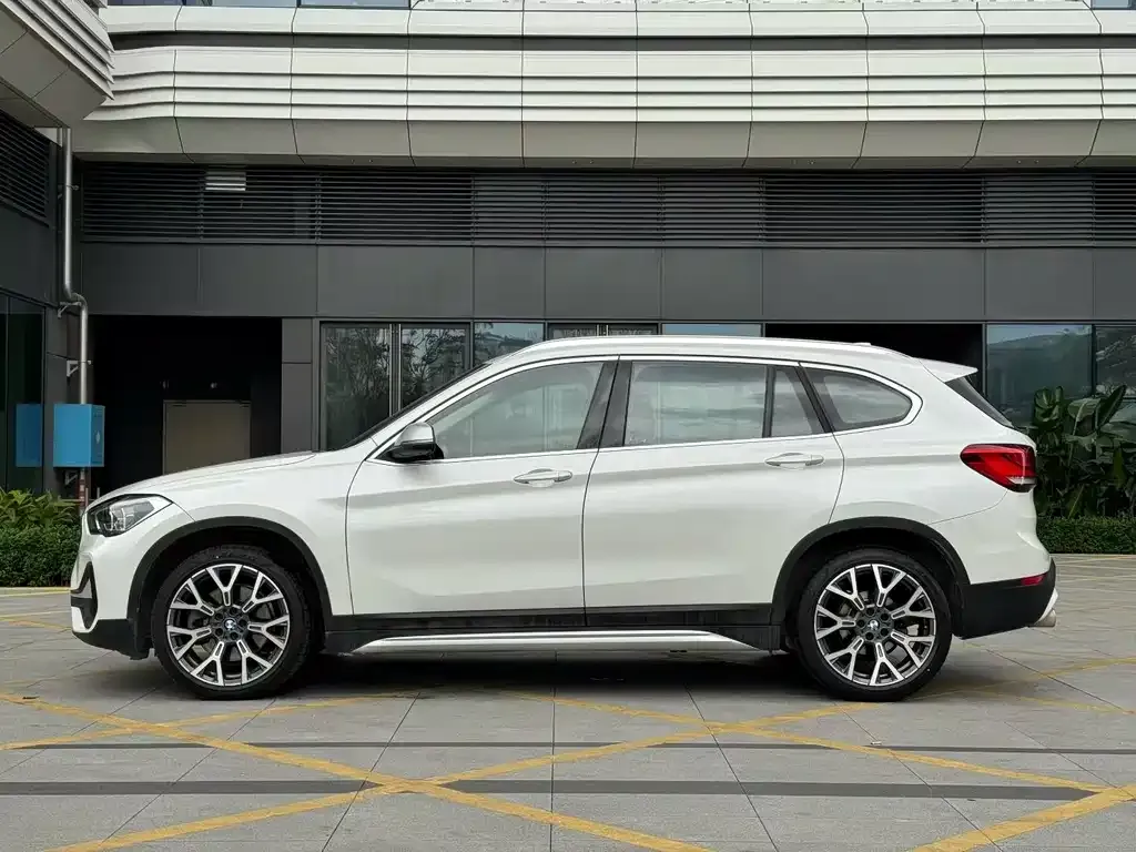 BMW X1 — фото 5