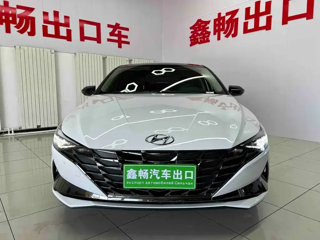 Hyundai Elantra — фото 7