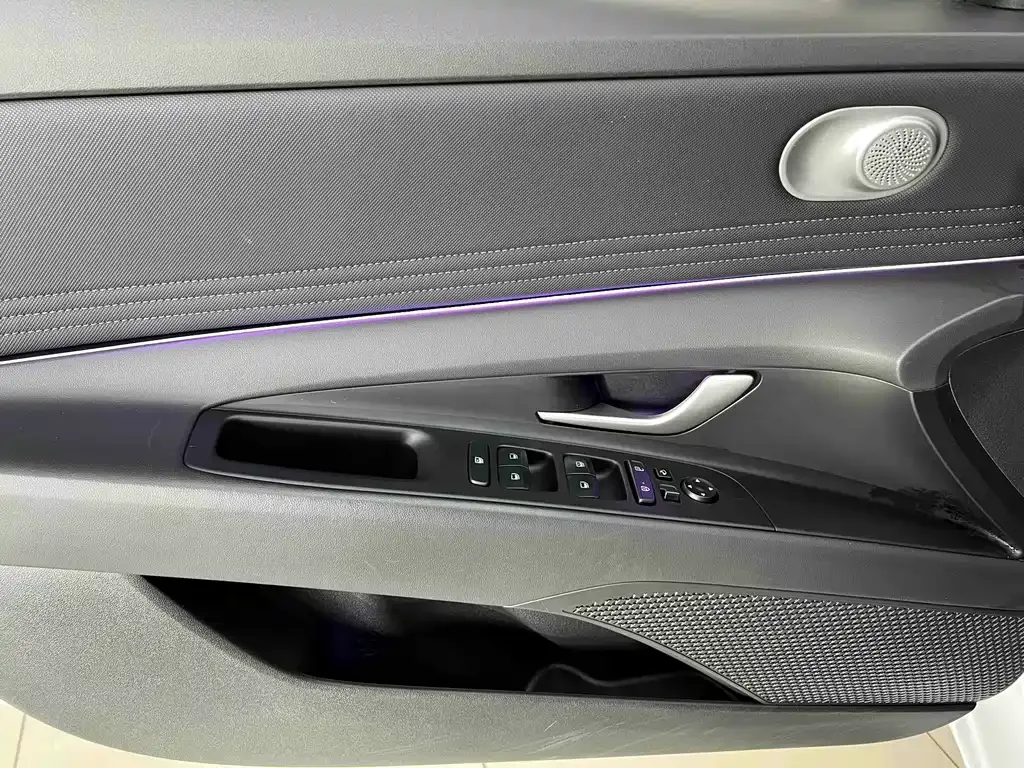 Hyundai Elantra — фото 8