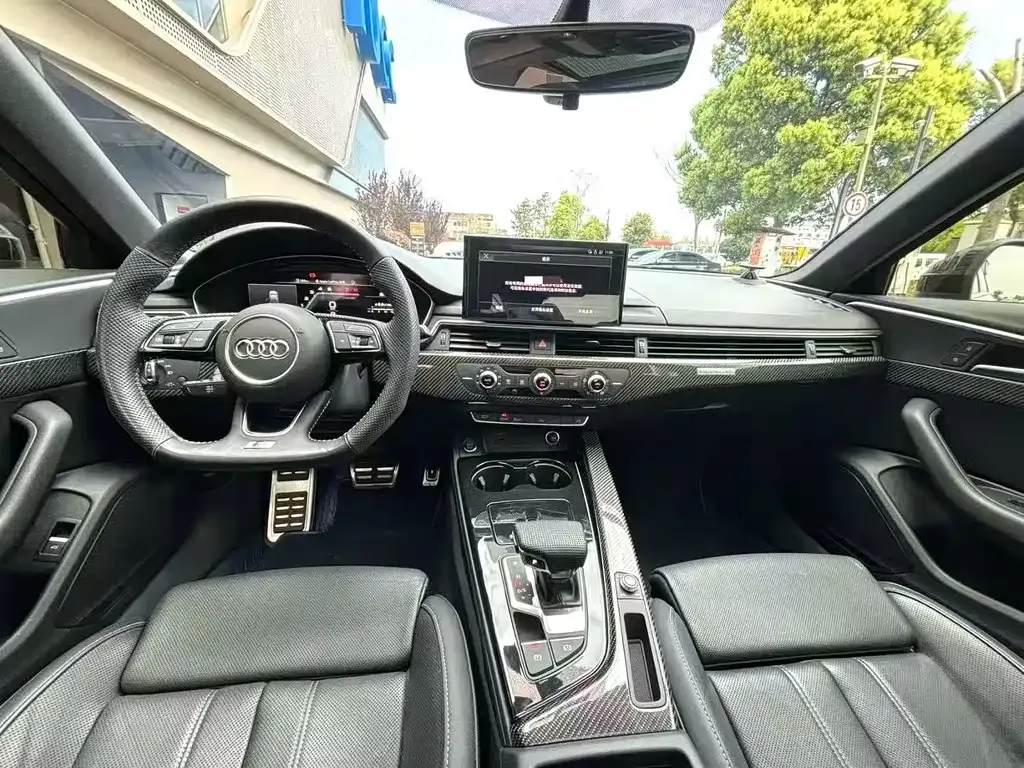 Audi A4L — фото 5
