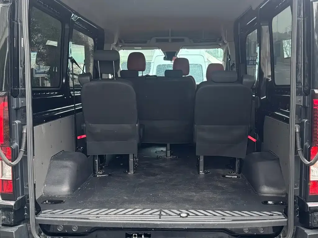 Ford Transit T8 2024 из CN, фото 2