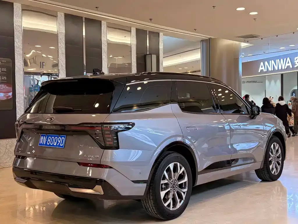 Ford Edge — фото 6