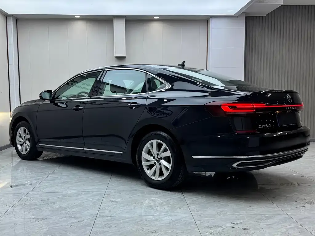 Volkswagen Passat — фото 6