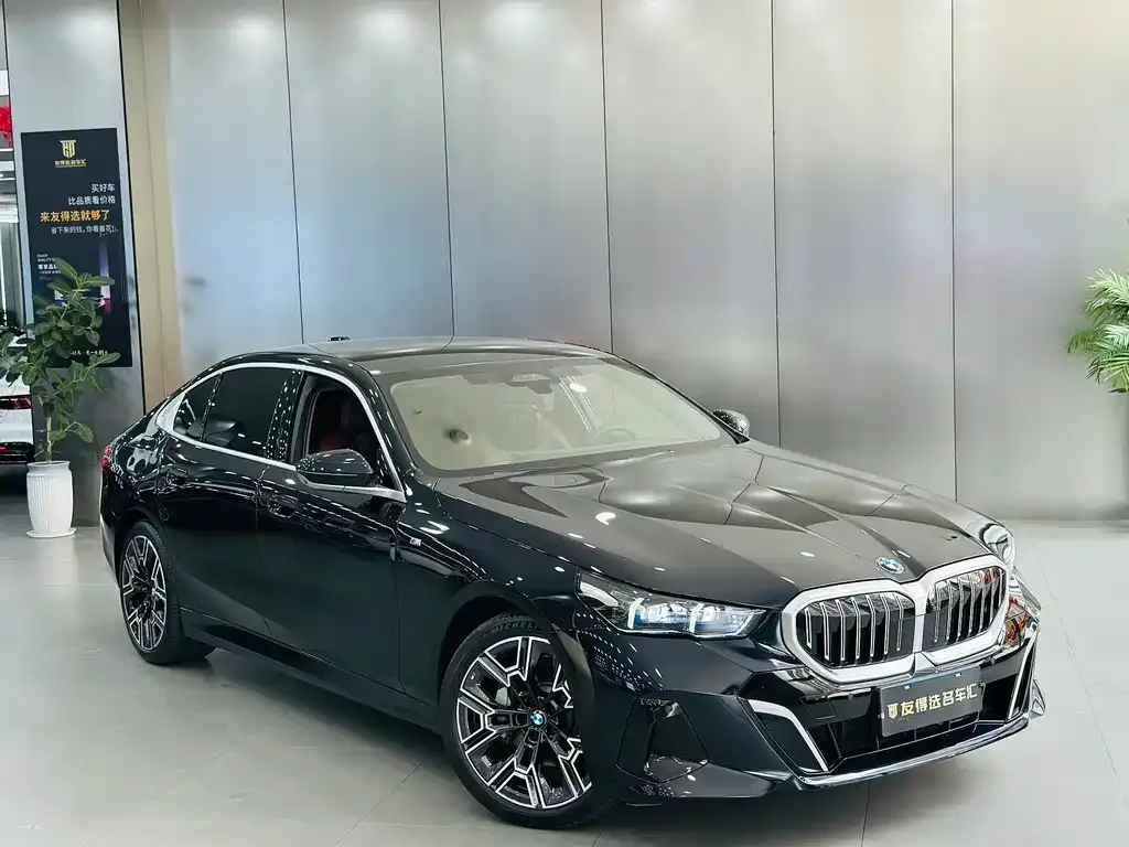 BMW 5 Series — фото 5