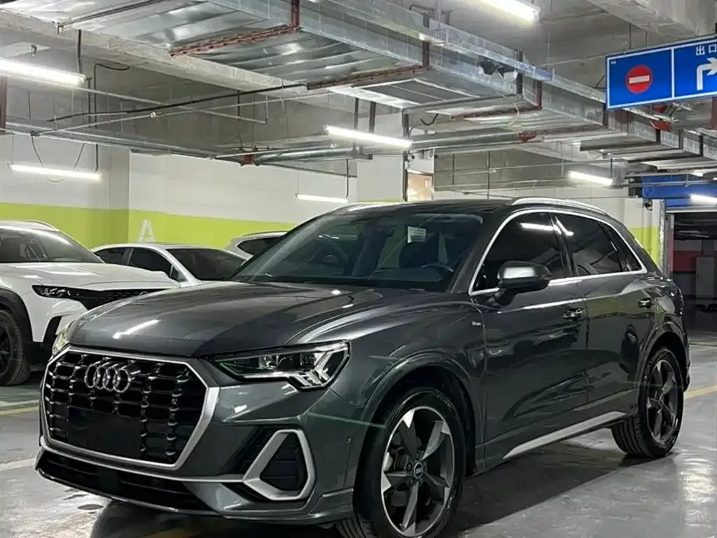 Audi Q3 — фото 1
