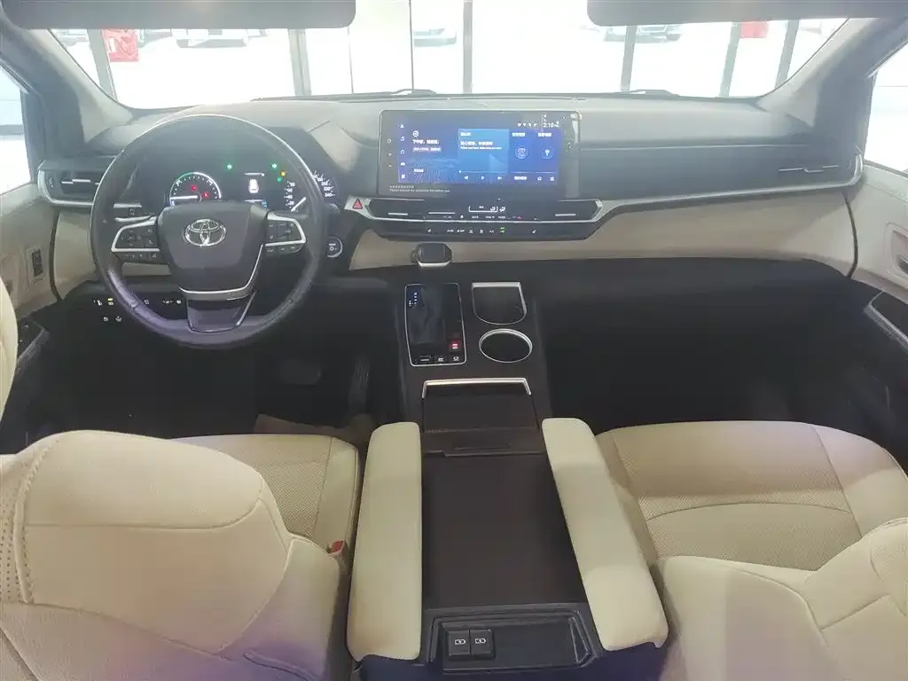 Toyota Granvia — фото 3