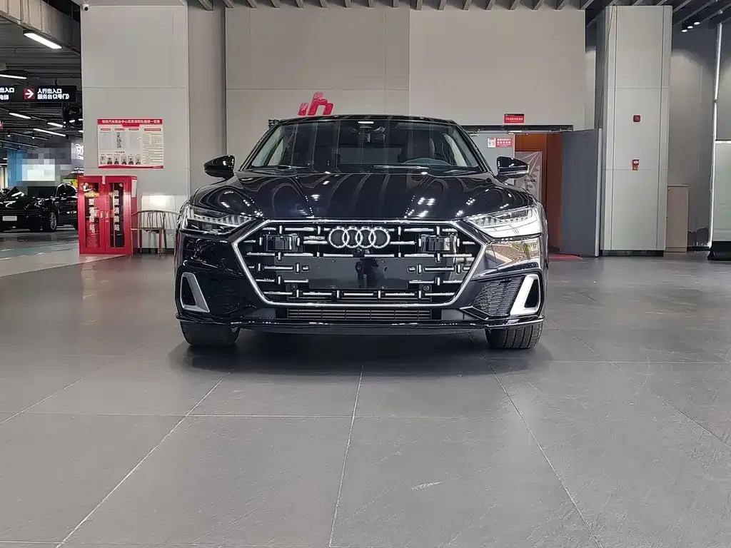 Audi A7L — фото 6