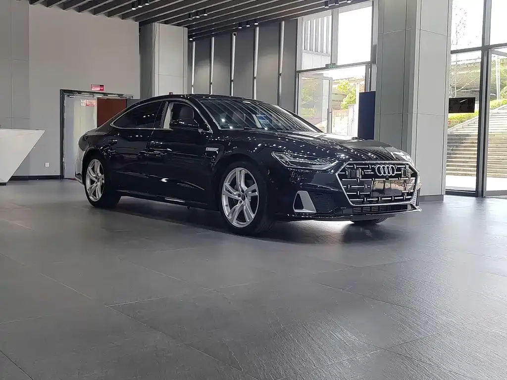 Audi A7L — фото 9