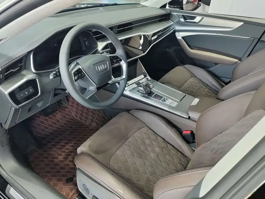 Audi A7L — фото 10
