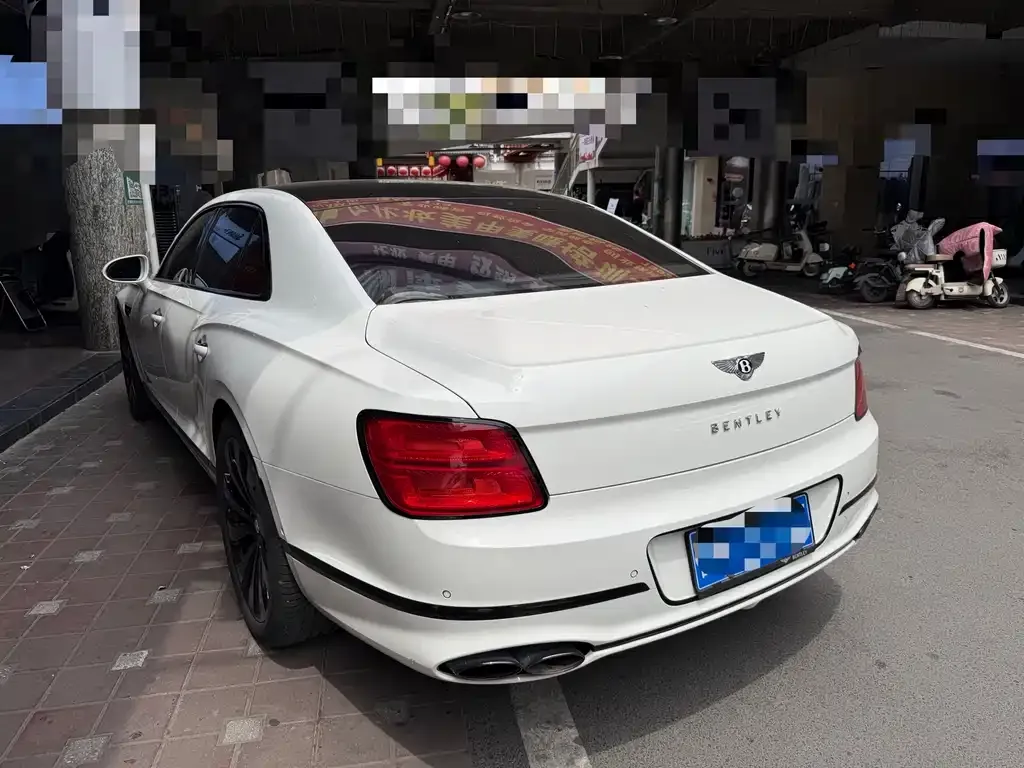 Bentley Flying Spur — фото 9