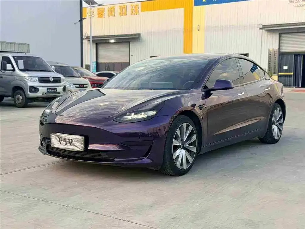 Tesla Model 3 — фото 1