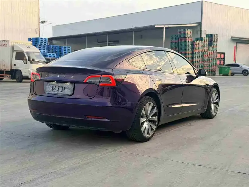 Tesla Model 3 — фото 7