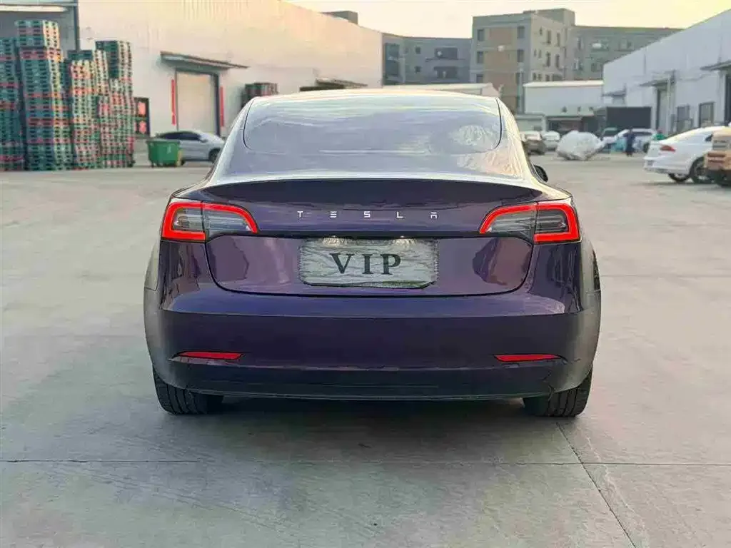 Tesla Model 3 — фото 5