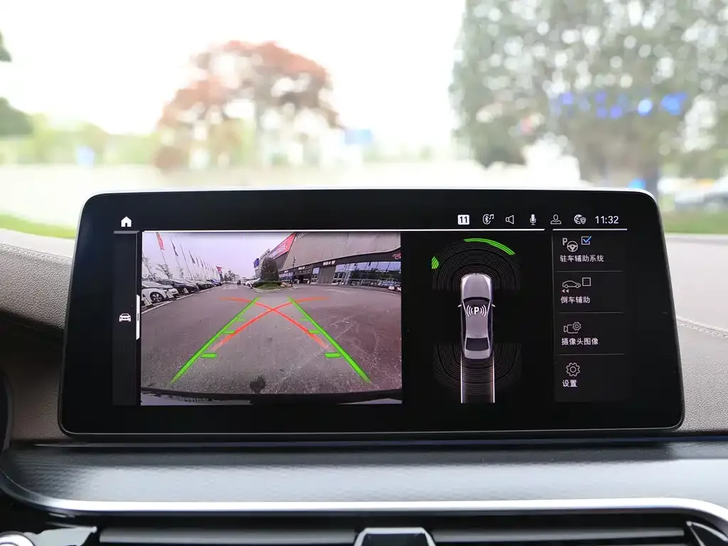 BMW 5 Series New Energy — фото 4