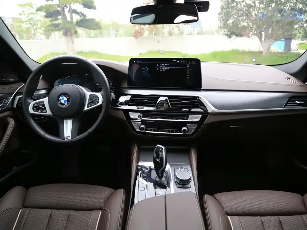 BMW 5 Series New Energy — фото 7