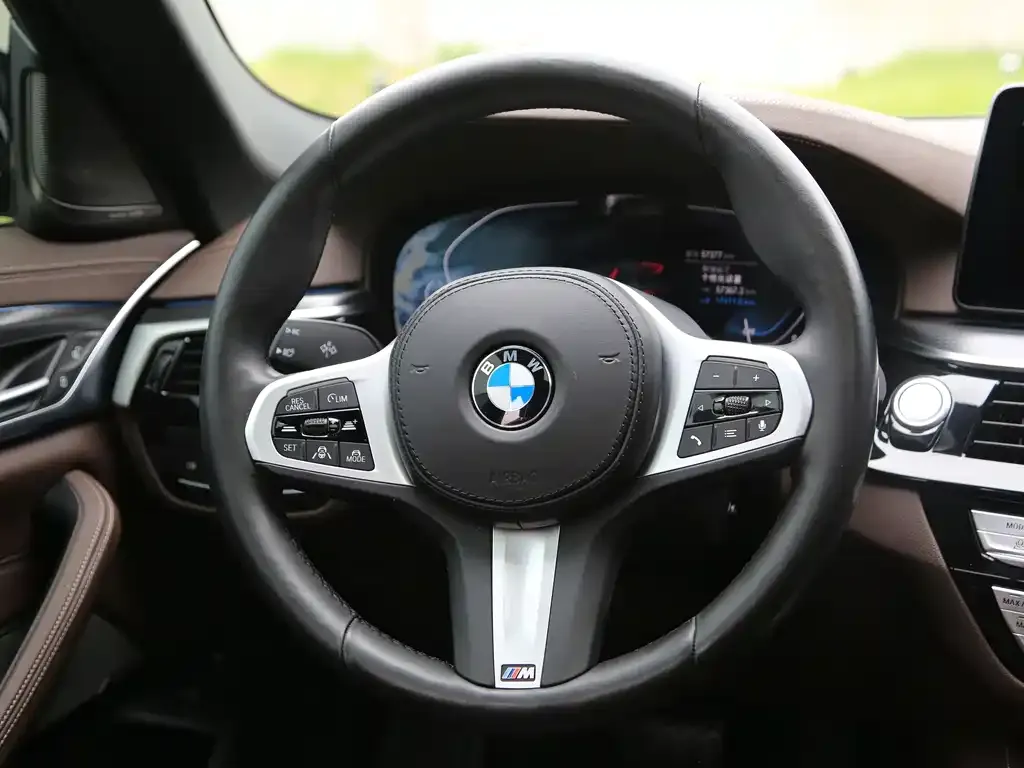 BMW 5 Series New Energy — фото 3