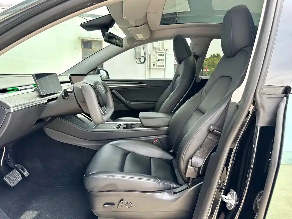 Tesla Model Y 2023 из CN, фото 9