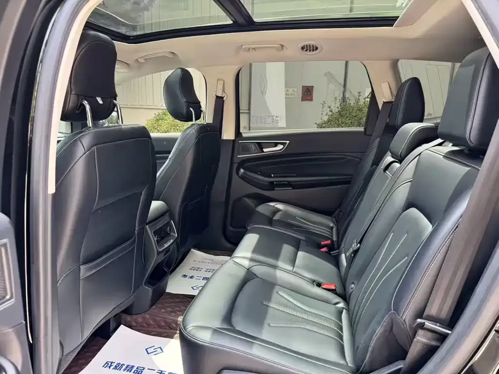 Ford Edge — фото 9