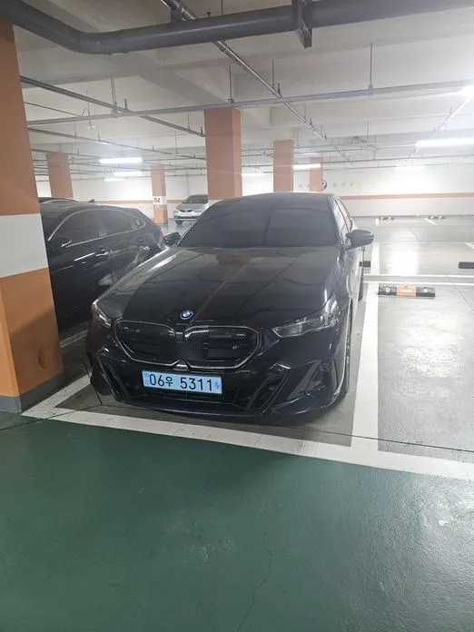 BMW i5 — фото 1