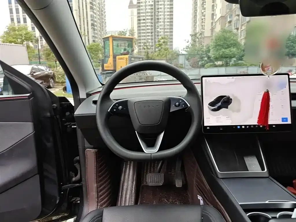 Tesla Model Y — фото 6