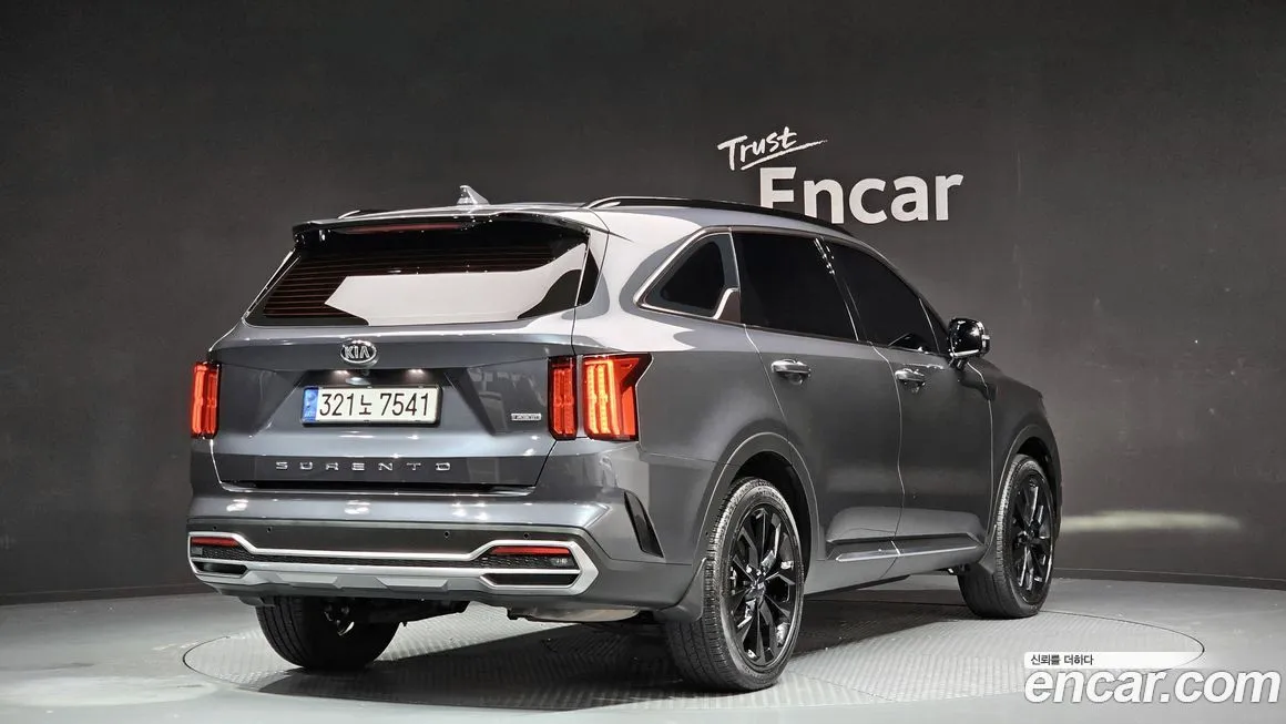 Kia Sorento — фото 5