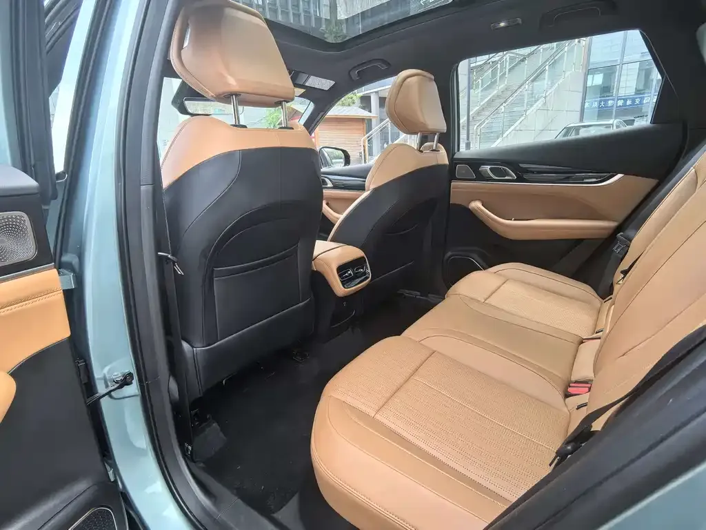 Geely Boyue L — фото 3