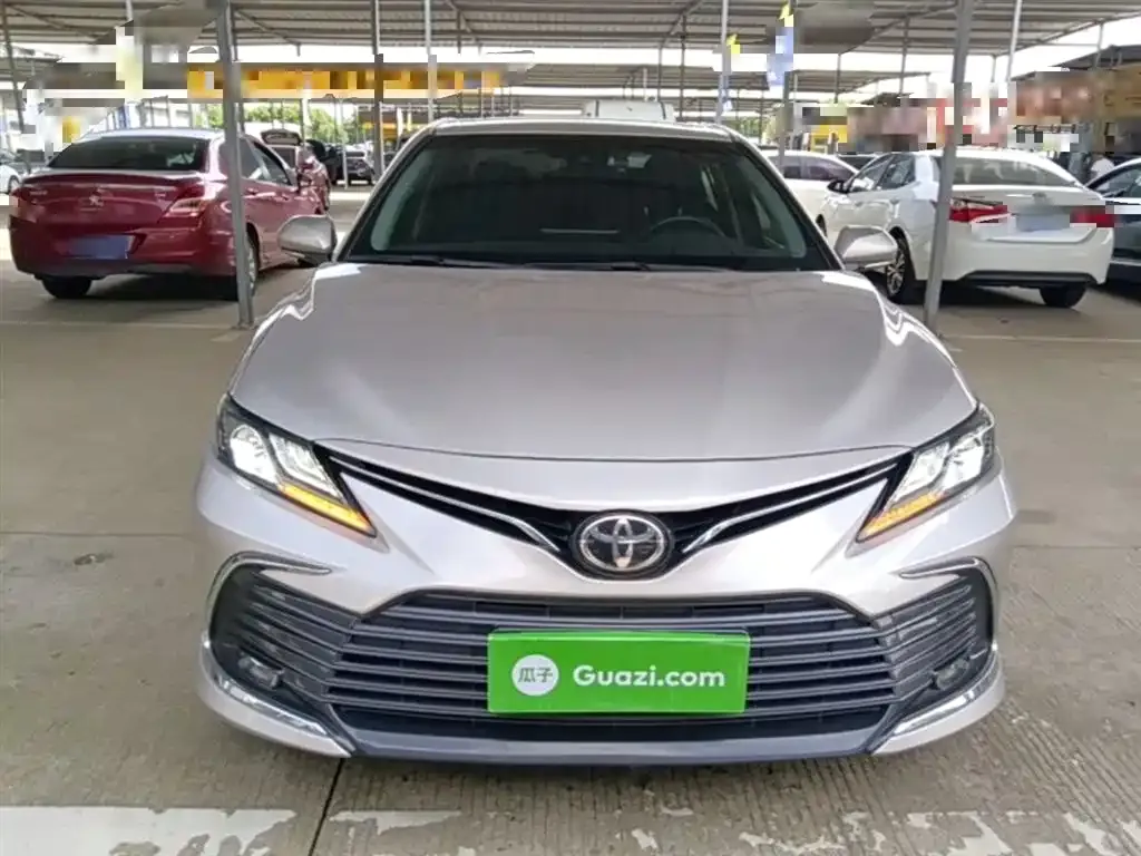 Toyota Camry — фото 3