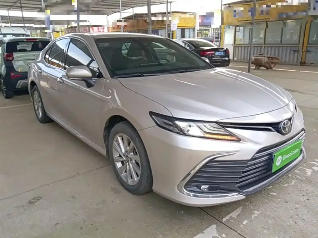 Toyota Camry — фото 6