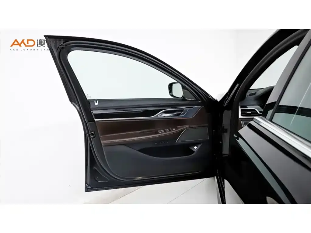 BMW 7 Series 2021 из CN, фото 8