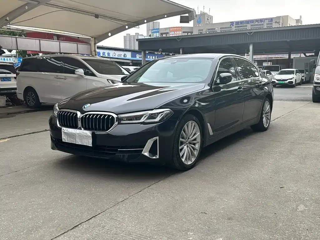 BMW 5 Series — фото 1