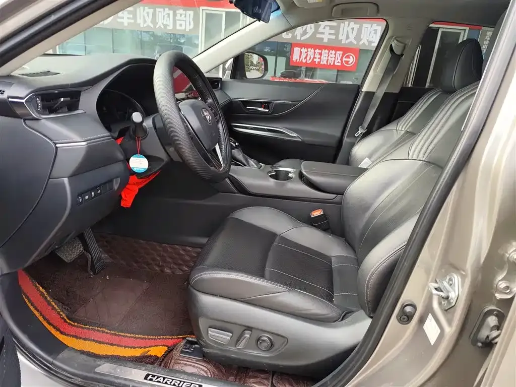 Toyota Harrier — фото 4