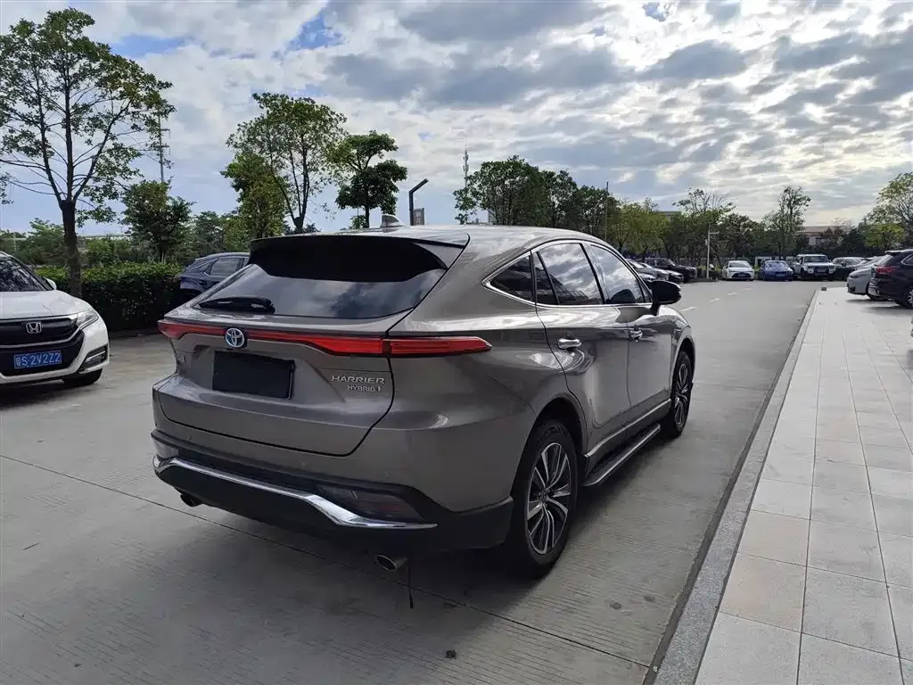 Toyota Harrier — фото 8