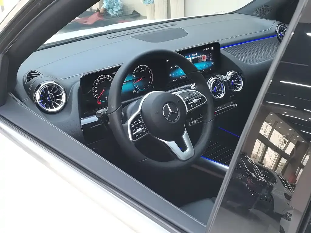 Mercedes-Benz GLA — фото 8