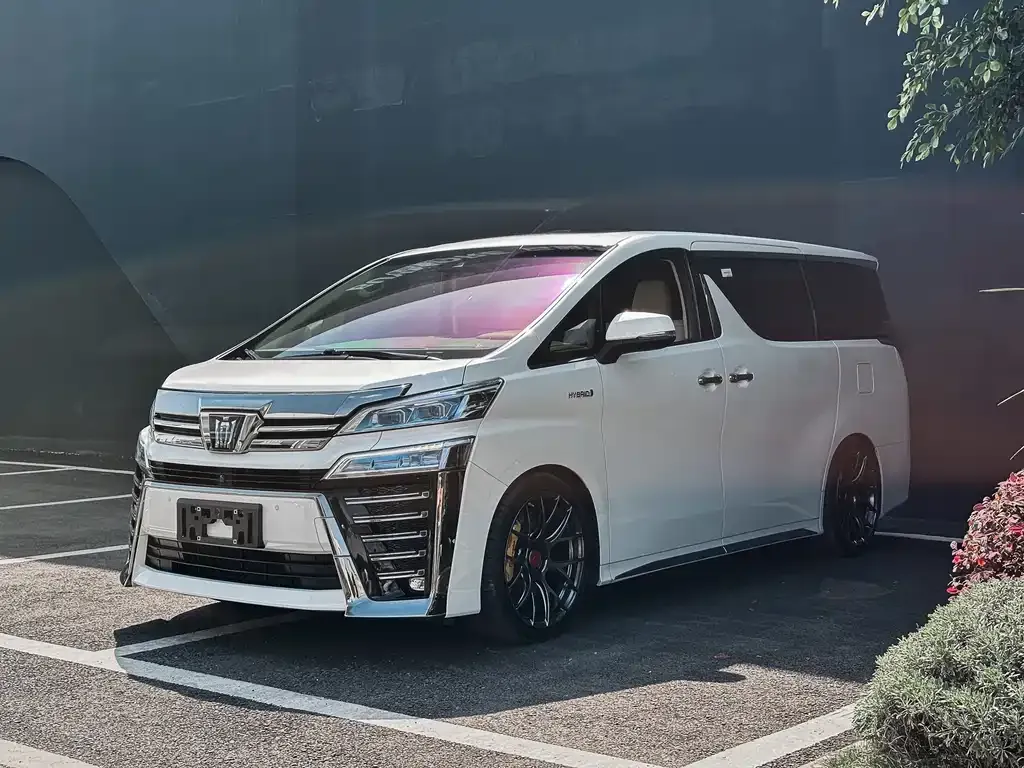 Toyota Vellfire — фото 8