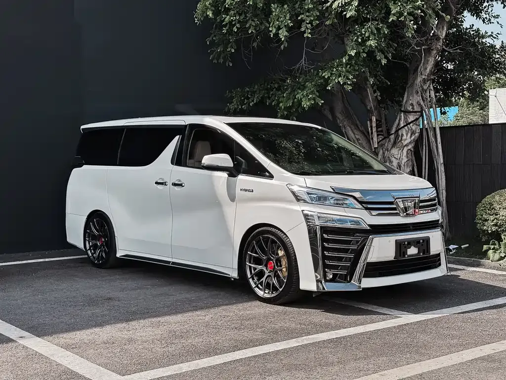 Toyota Vellfire — фото 9